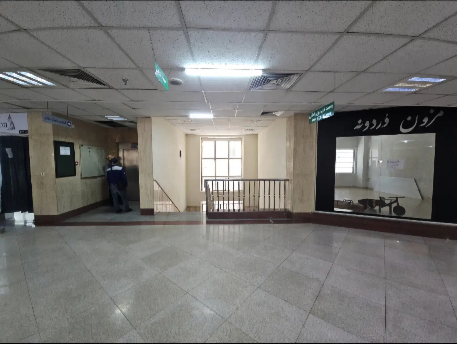 اجاره مغازه مجد 1 تاپ لوکیشن دو بر 44 متر