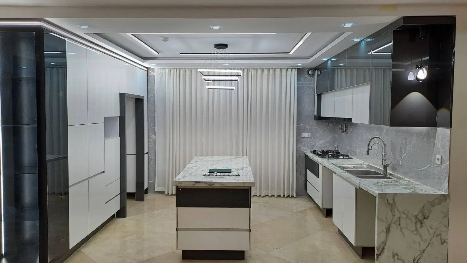 آپارتمان 138 متری 3 خوابه فول امکانات لوکس نوساز