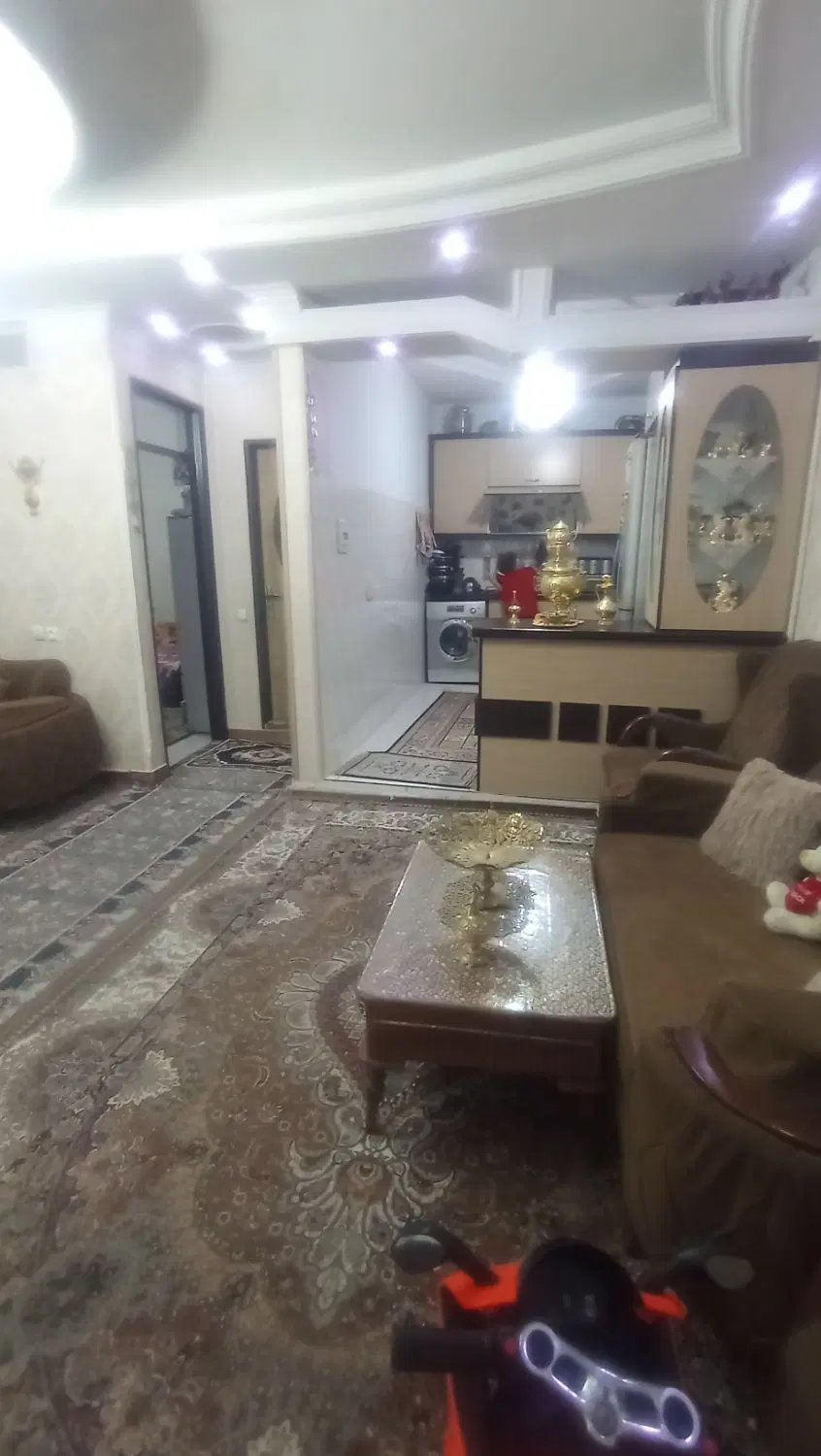 ساختمان طبقه سوم