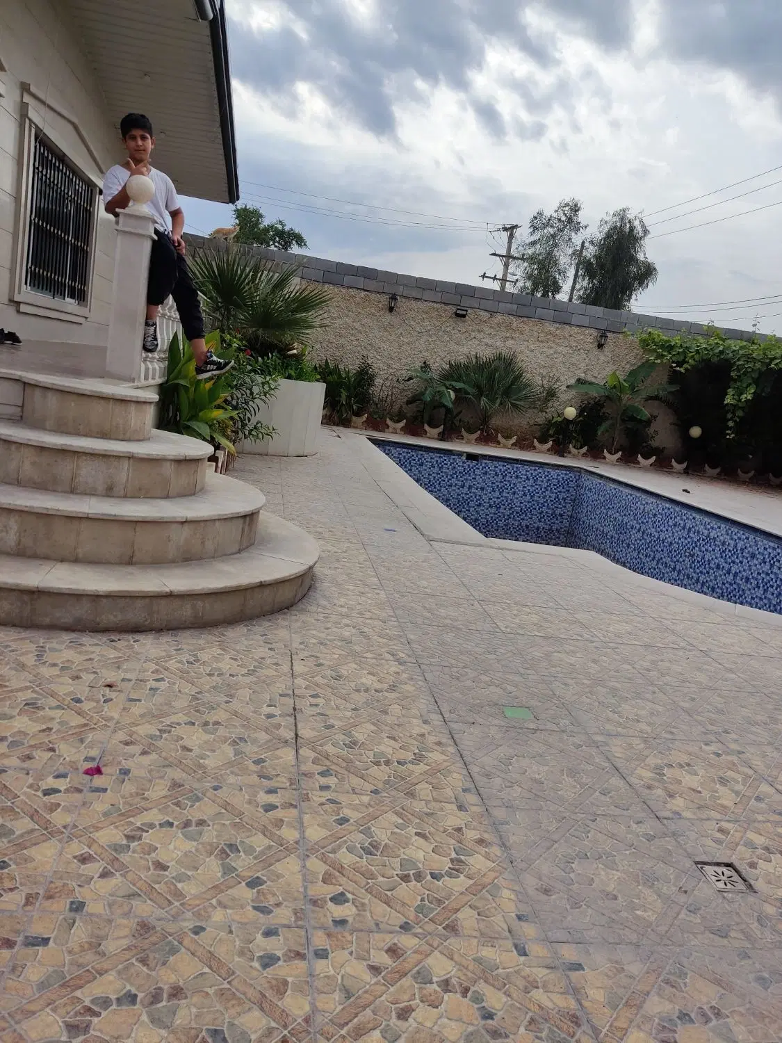 نیازمند هم خانه خانم