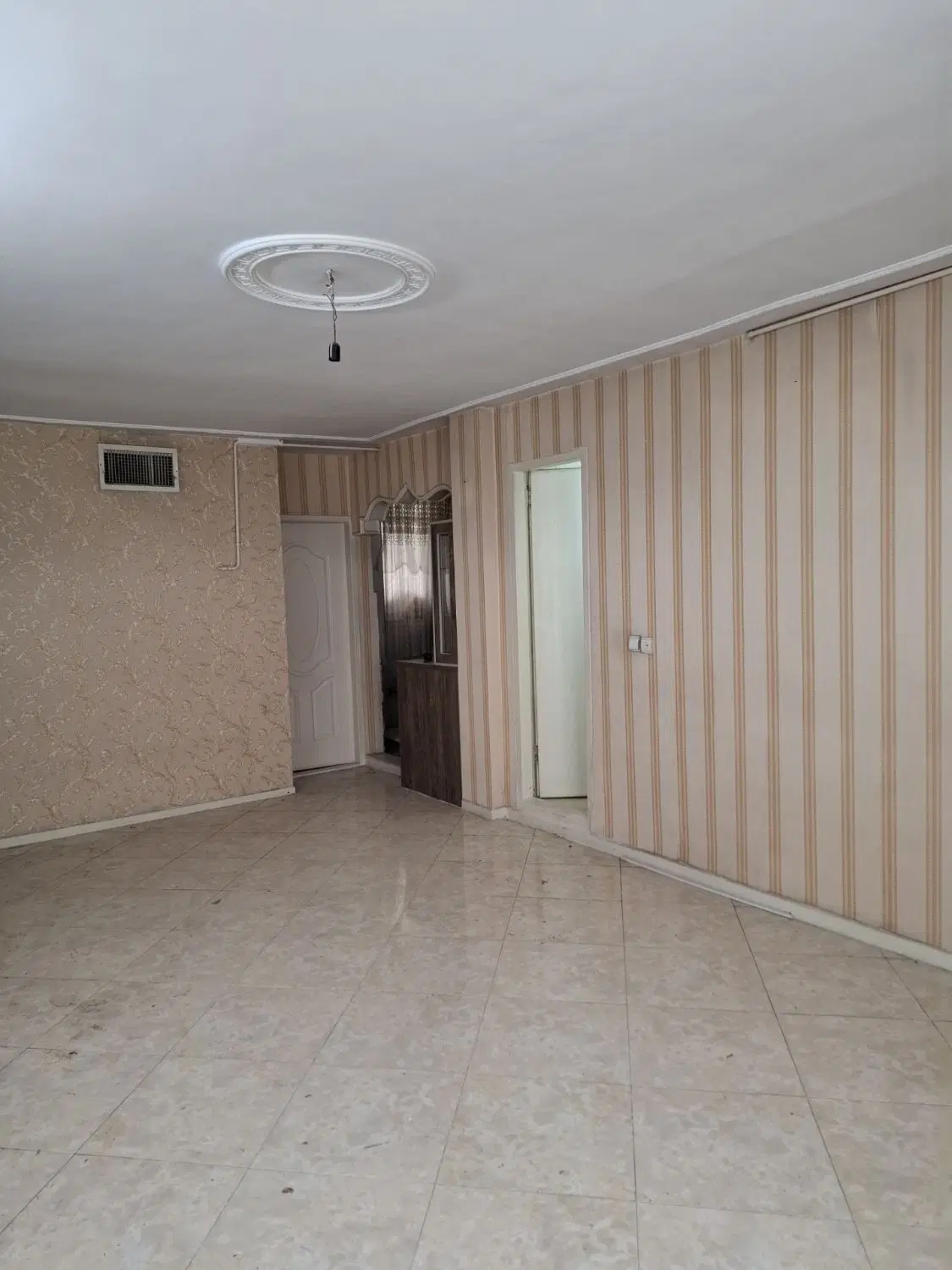 60متری 2خواب طبقه دوم مجتمع گلبرگ