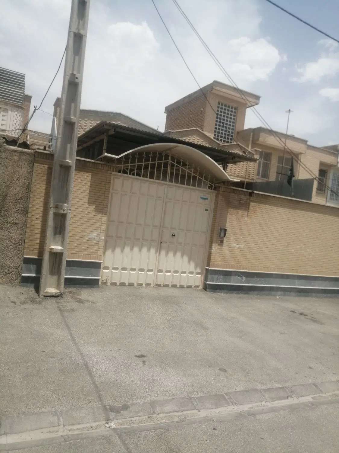 رهن ویلایی هم کف مستقل  دو خوابه