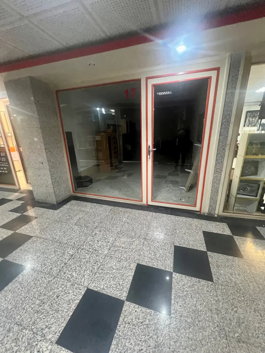 مغازه فروشی شهرقدس واقع در پاساژ میلاد