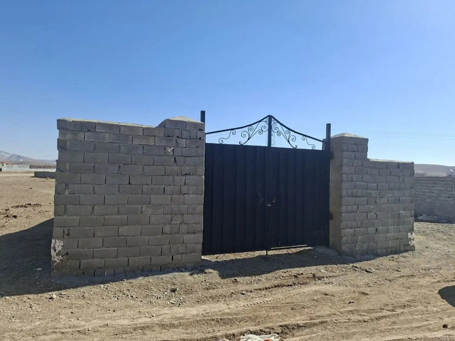 280 متر باغچه سربندان