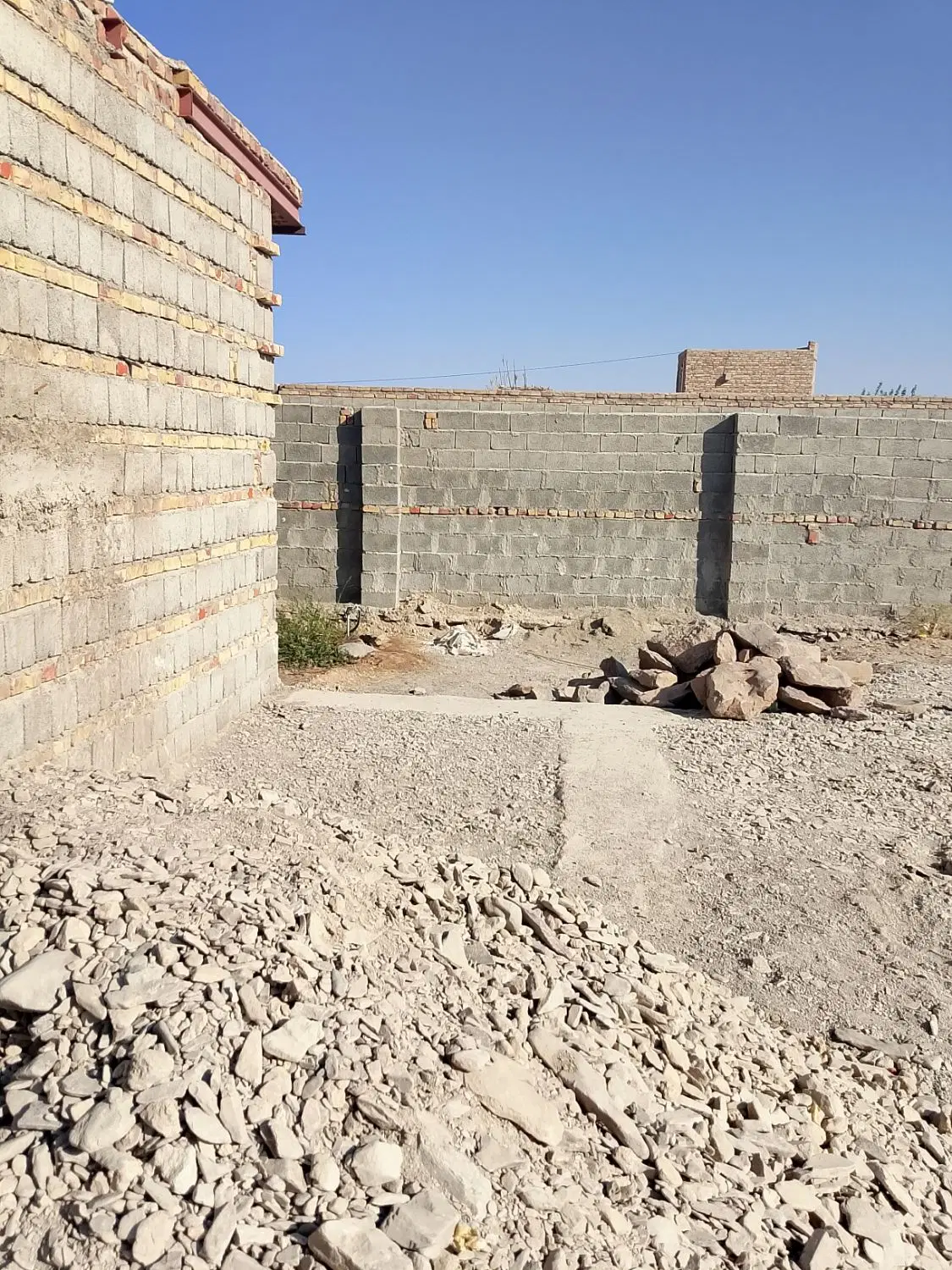 خونه نیمه کاره