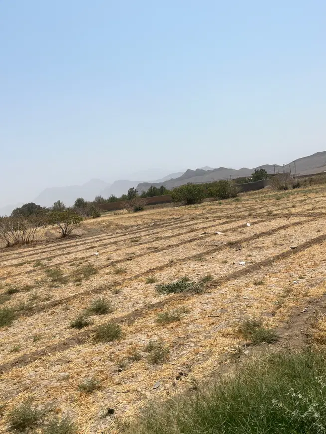 زمین فروشی با اب در‌جوشقان استرک