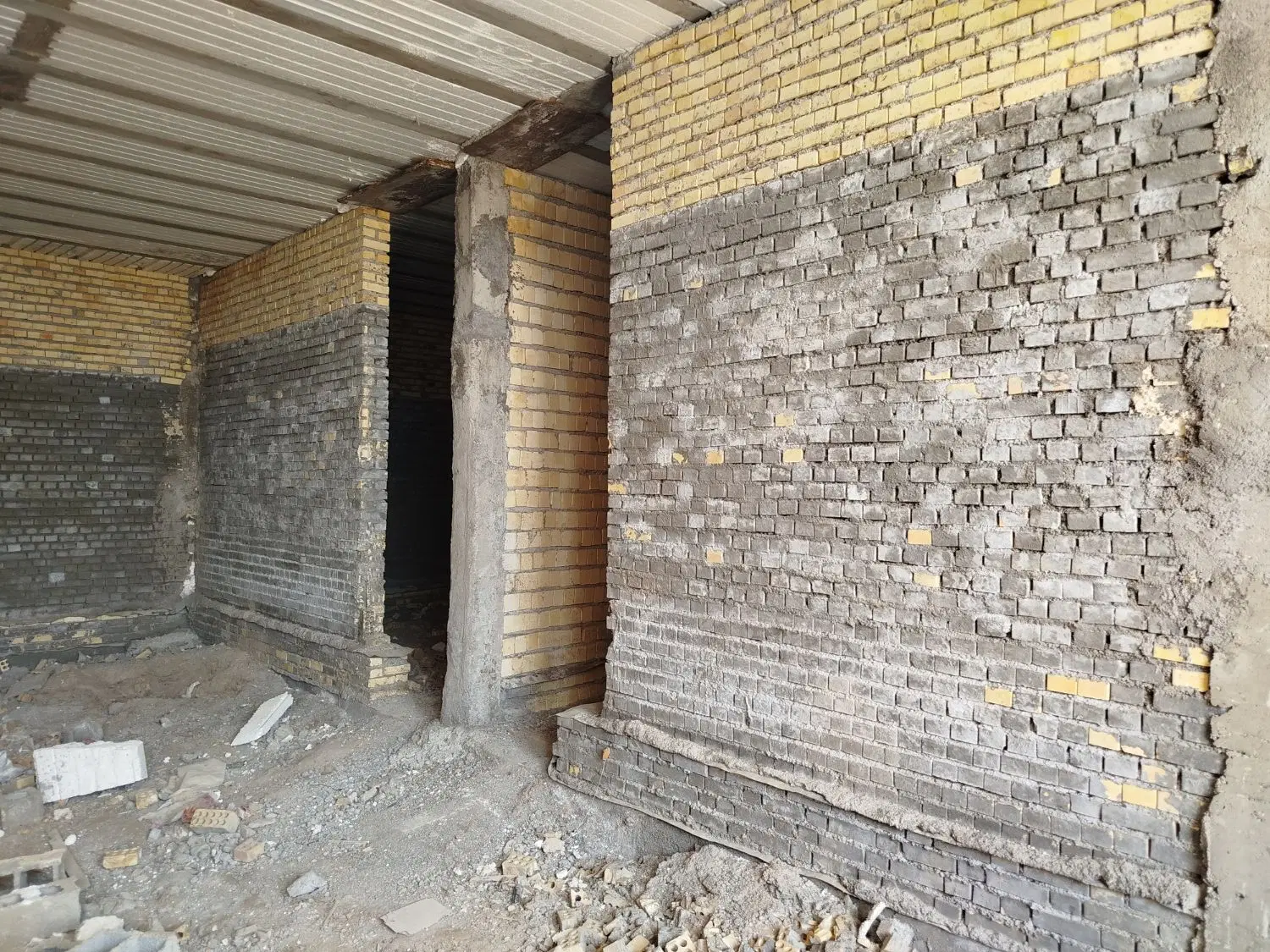 یک باب منزل نیمه کاره