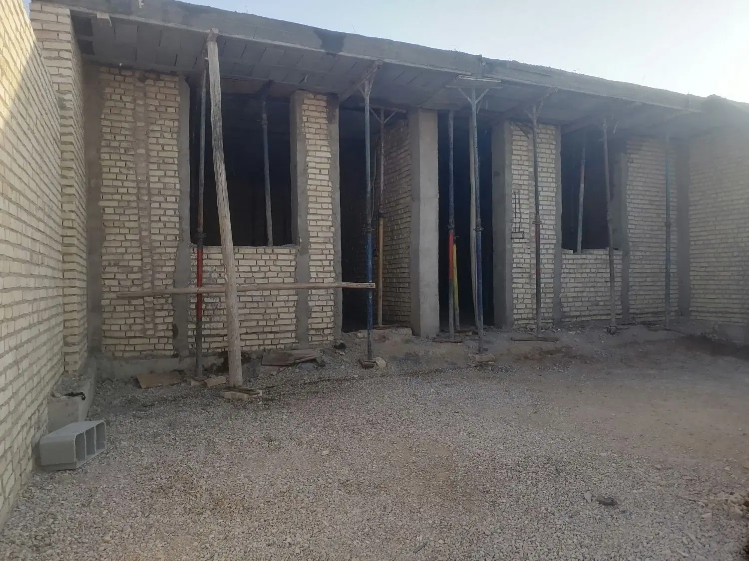 خانه نیمه کاره در ملاثانی