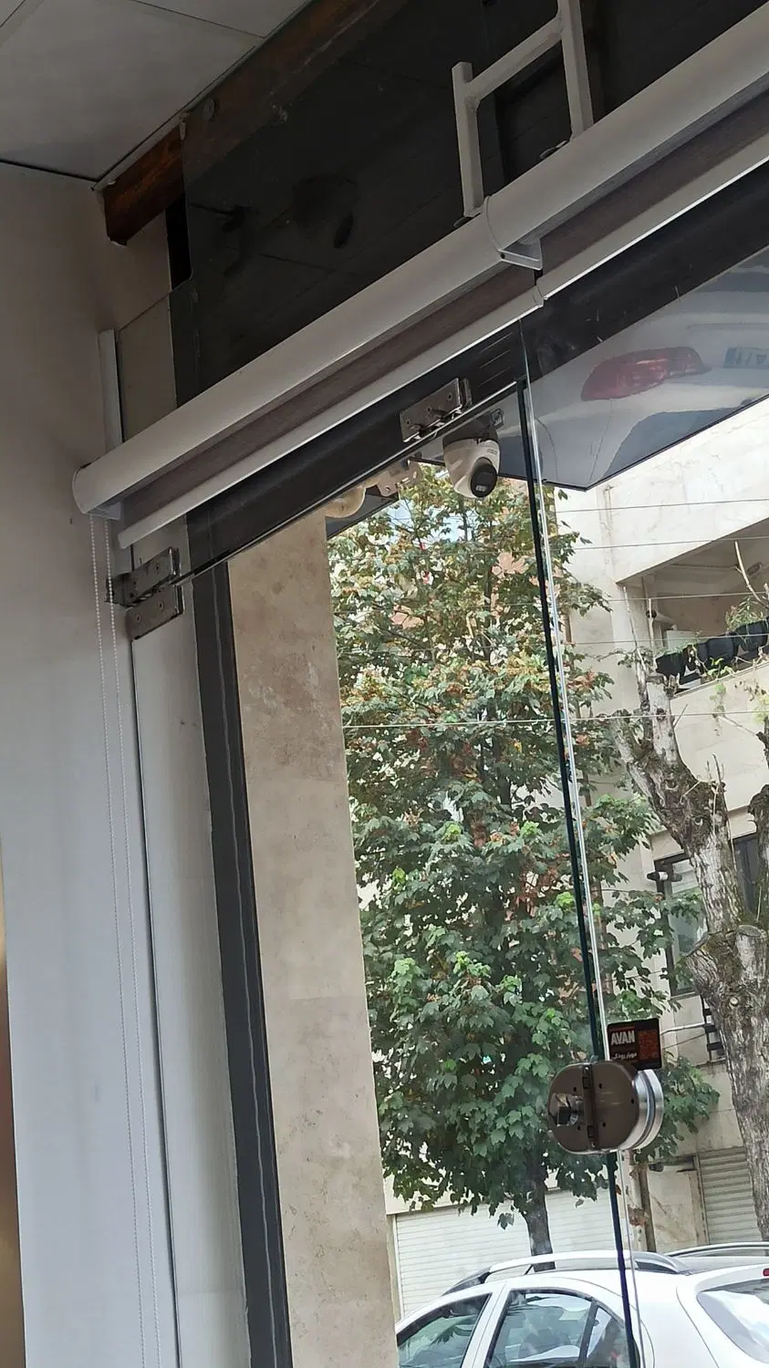 مغازه 80 متری چهار راه گلسار