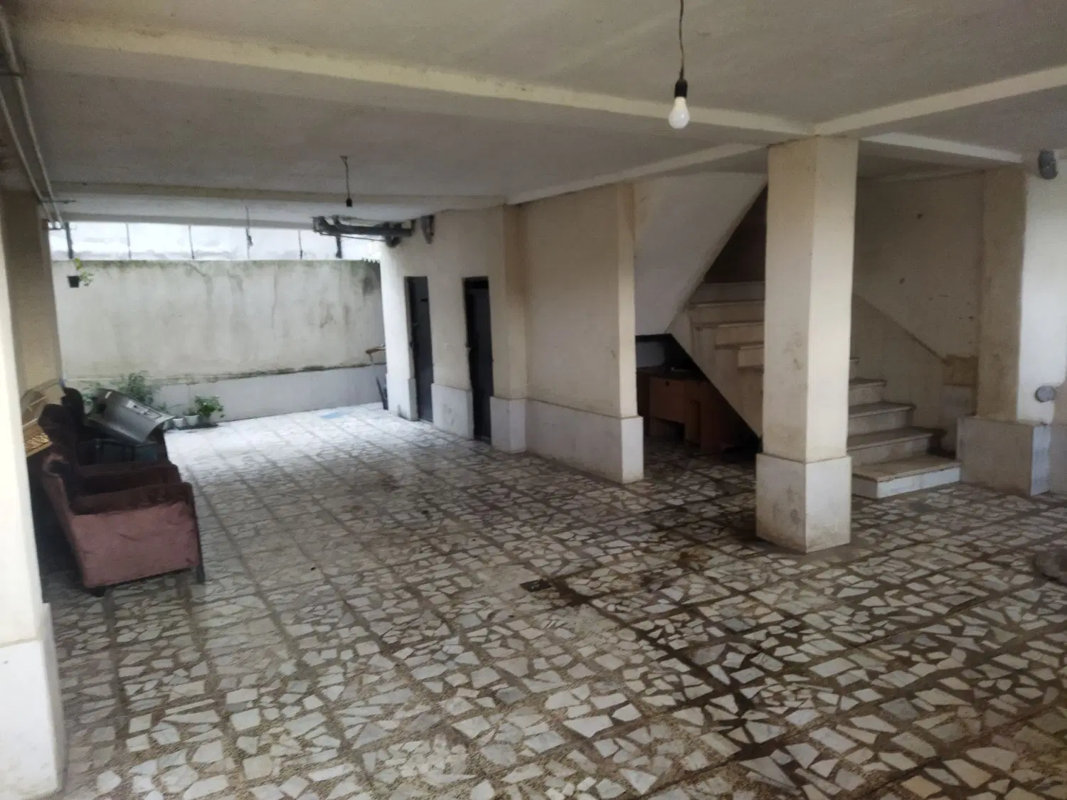 خانه ۱۰۰ متری دو خواب ، فرزانه ، رهن
