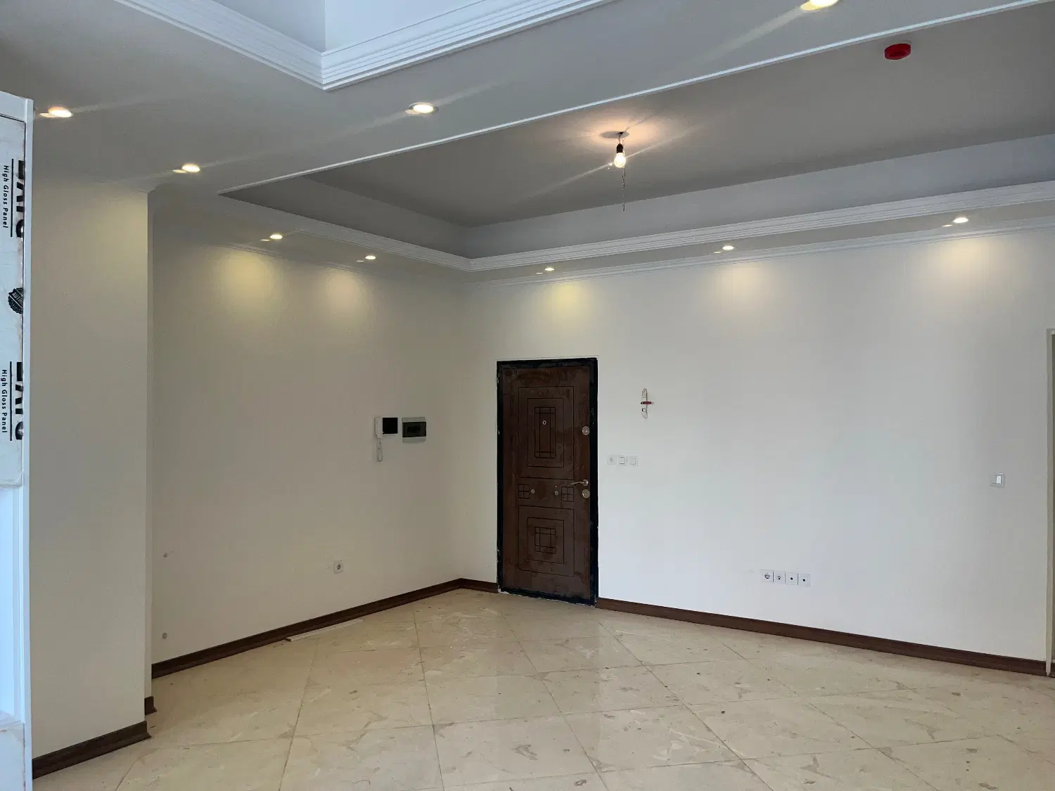 آپارتمان۶۶مترطبقه اول تکواحدخیابان عراقی نازی آباد
