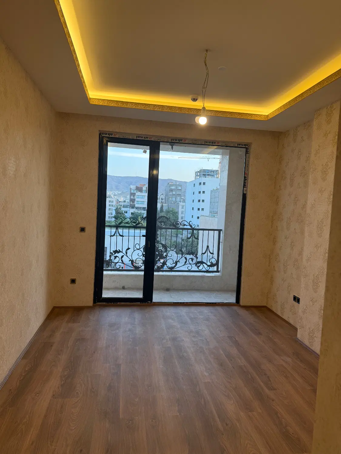 اپارتمان ۸۰ متری هنرستان ۳۱