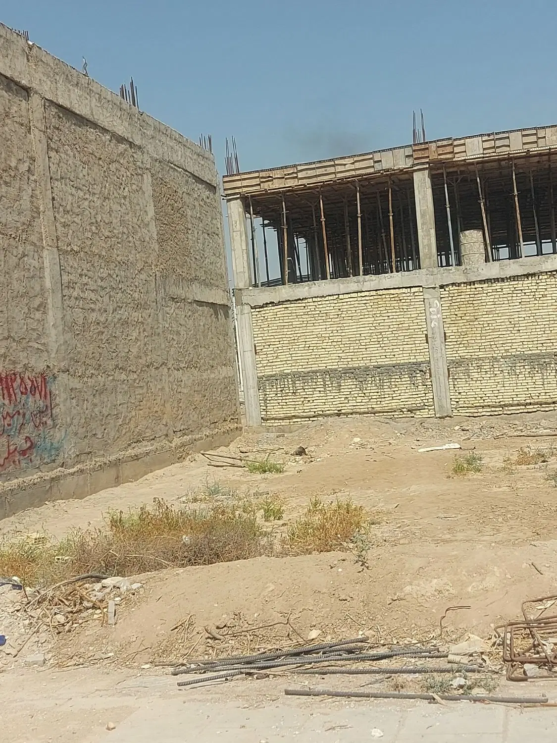 ملک زمین بنگاه