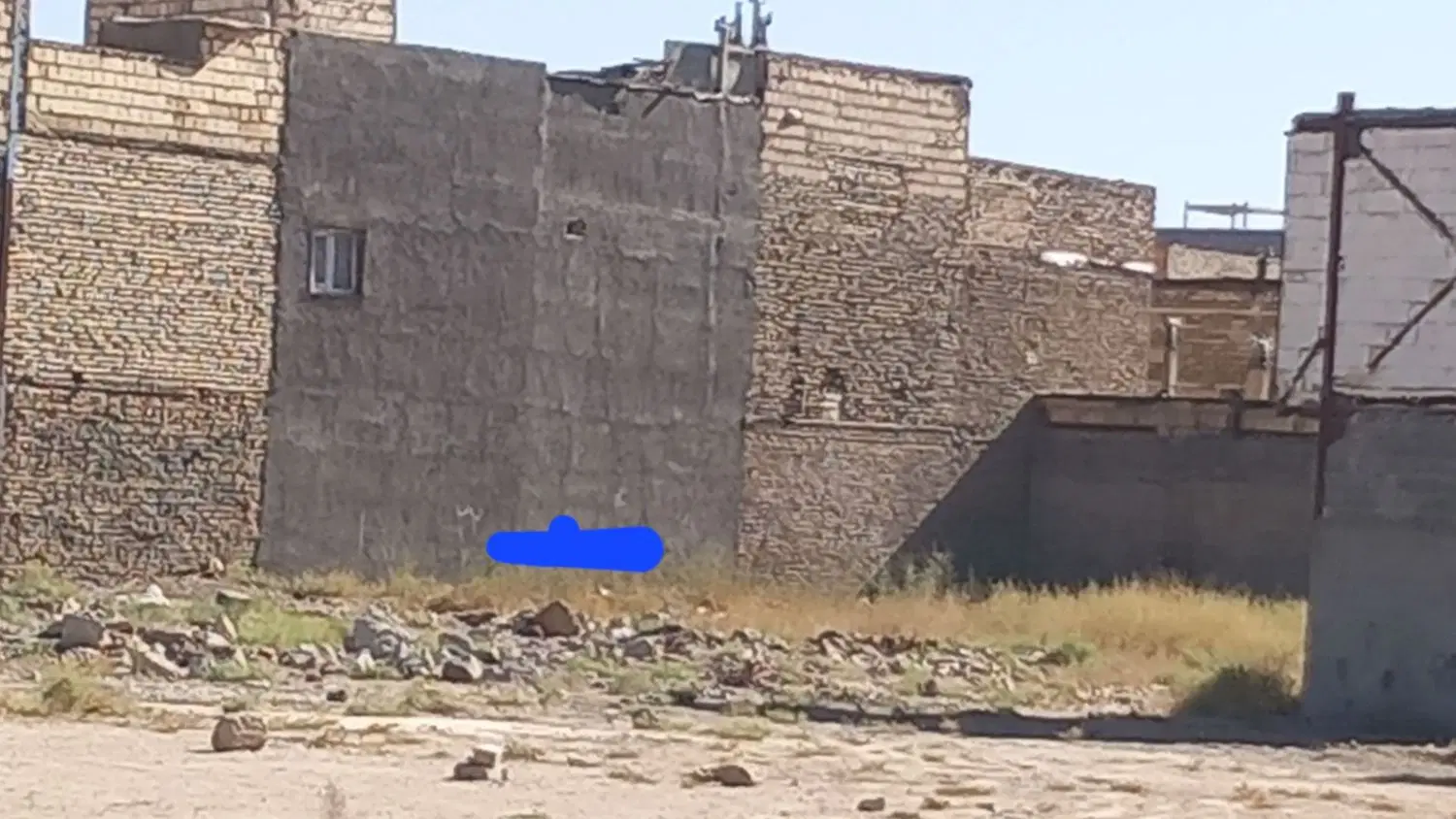 زمین ۱۶۵ متری با ۱۰متر حاشیه