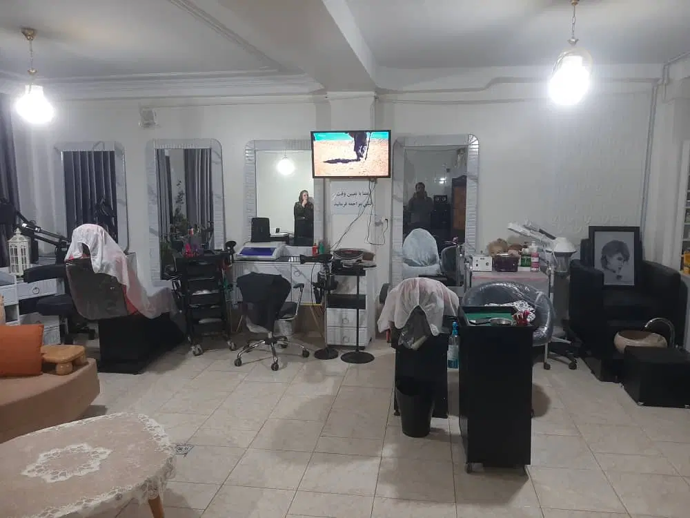 طبقه همکف وسالن ۱۲۵ mکلینیک. دفتر.کارگاه.آرایشگاه