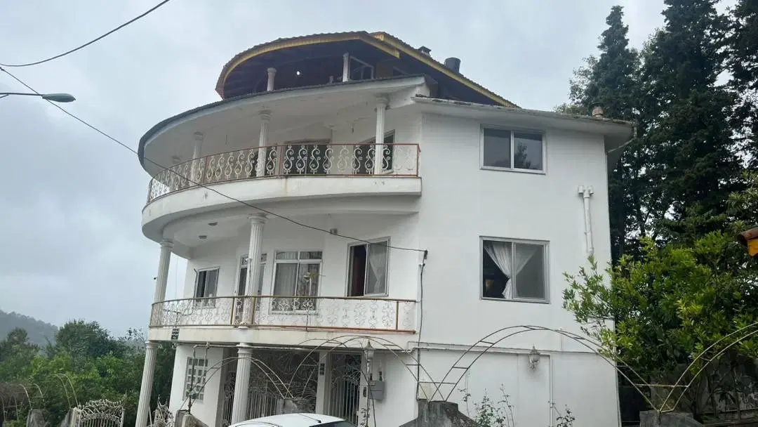ویلایی تریبلکس واقع در بهترین لوکیشن رامسر