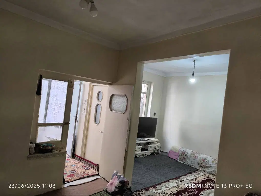 ملک حیاطی کوچه پهن وماشین رو،بازسازی شده