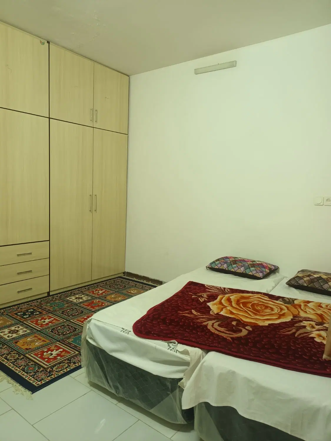 ملک دربستی در حاشیه خیابان امام رضا
