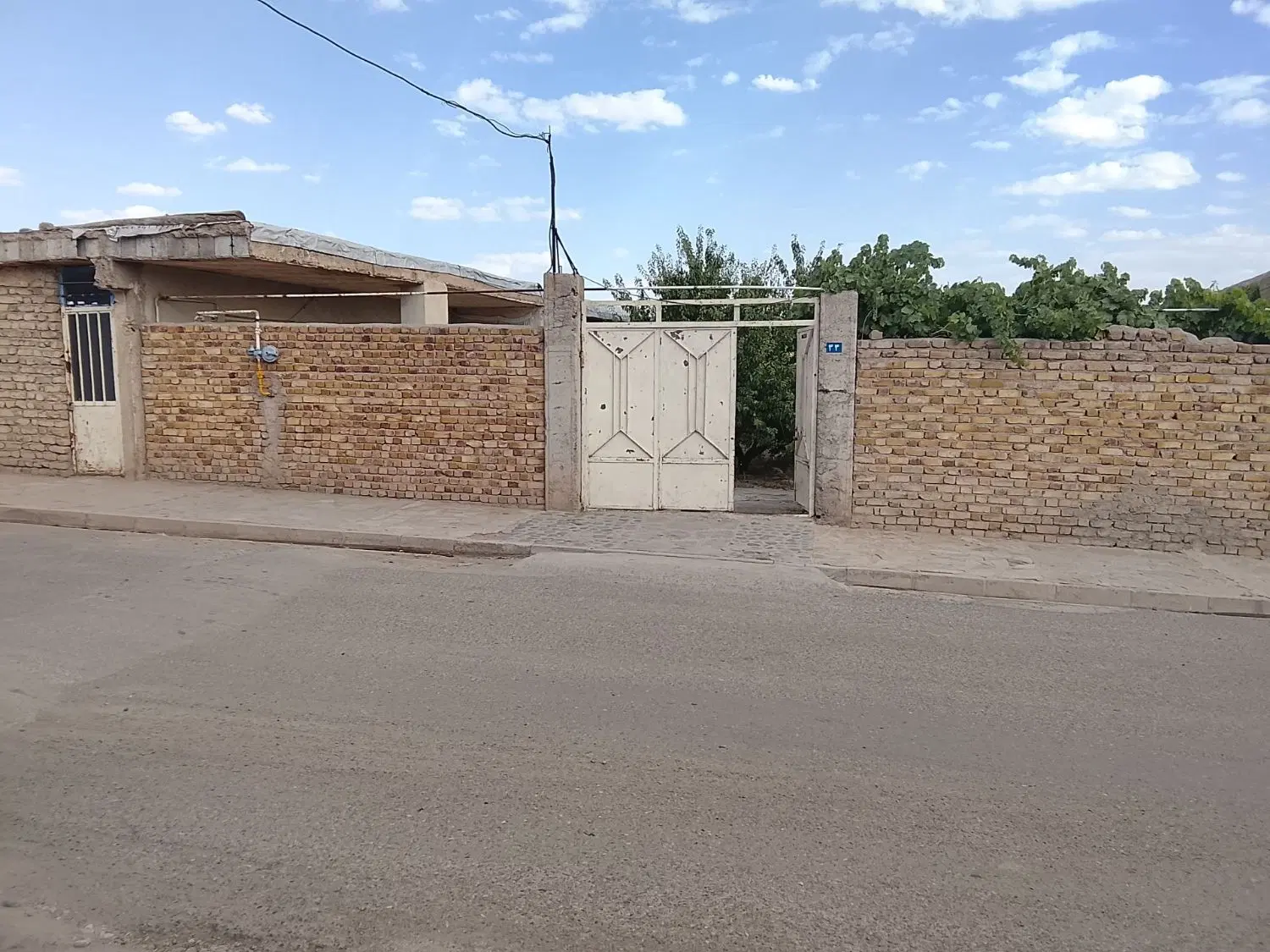 این ملک فروشی می باشد