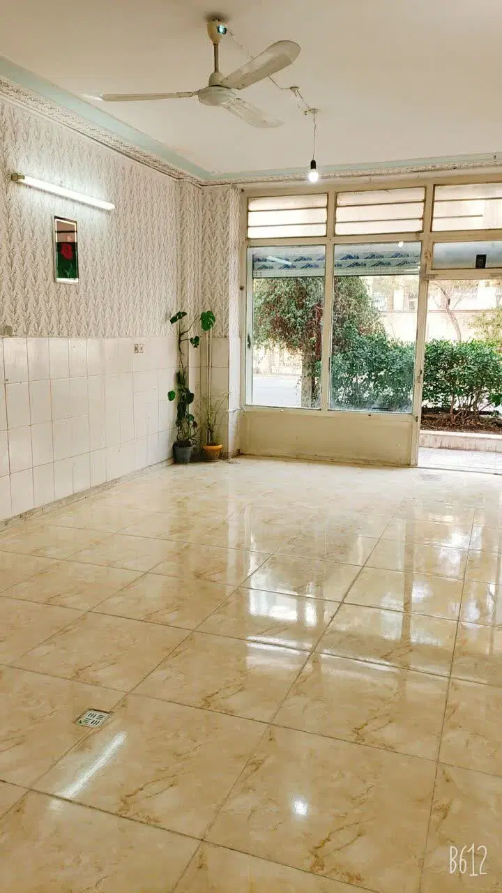 ۳۰ متر مغازه تجاری