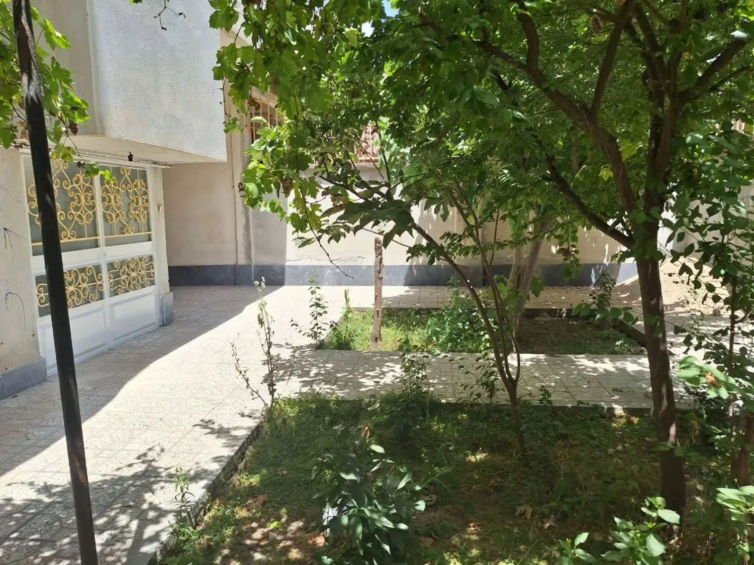 آپارتمان دو واحدی در خیابان بهشتی