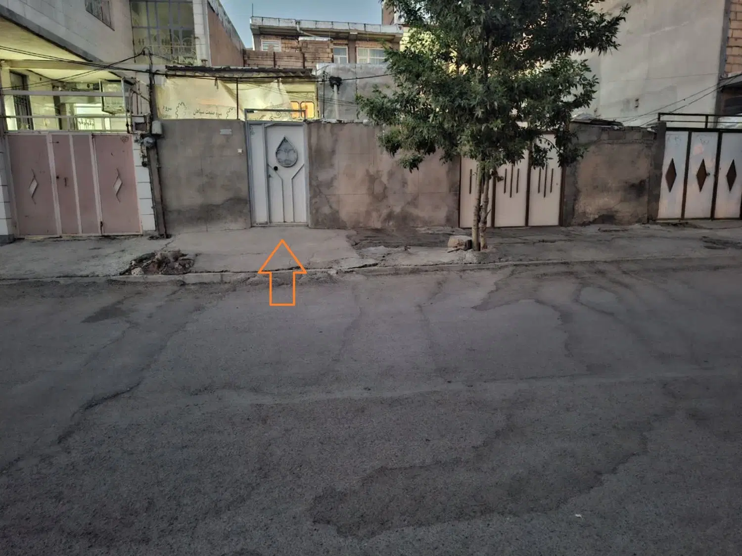 خانه ۴۳ متری به فروش می رسد.