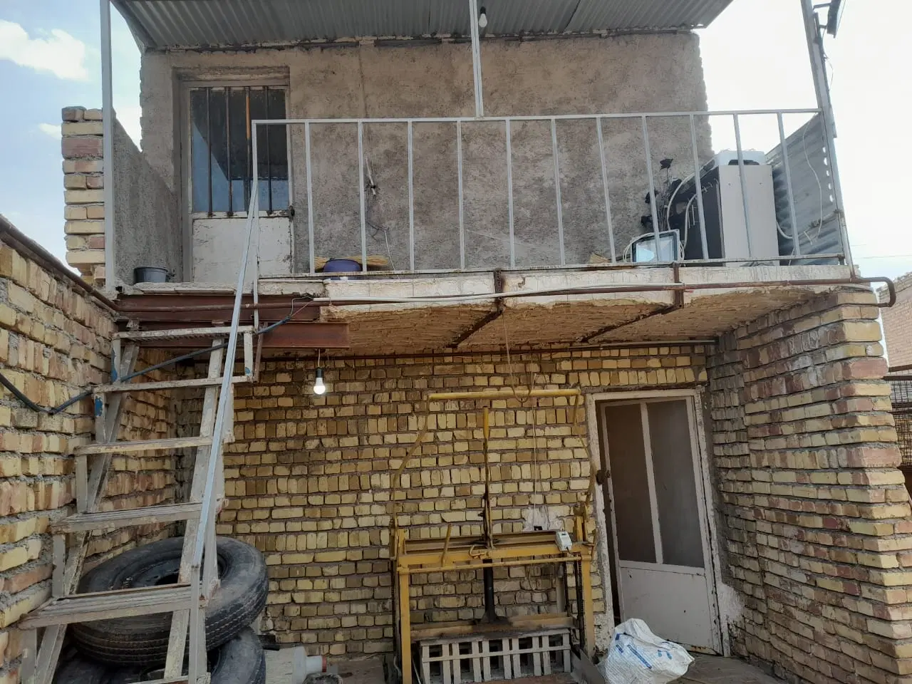 دامداری ۱۶۰۰ متری آبیک  اطراف خاکعلی