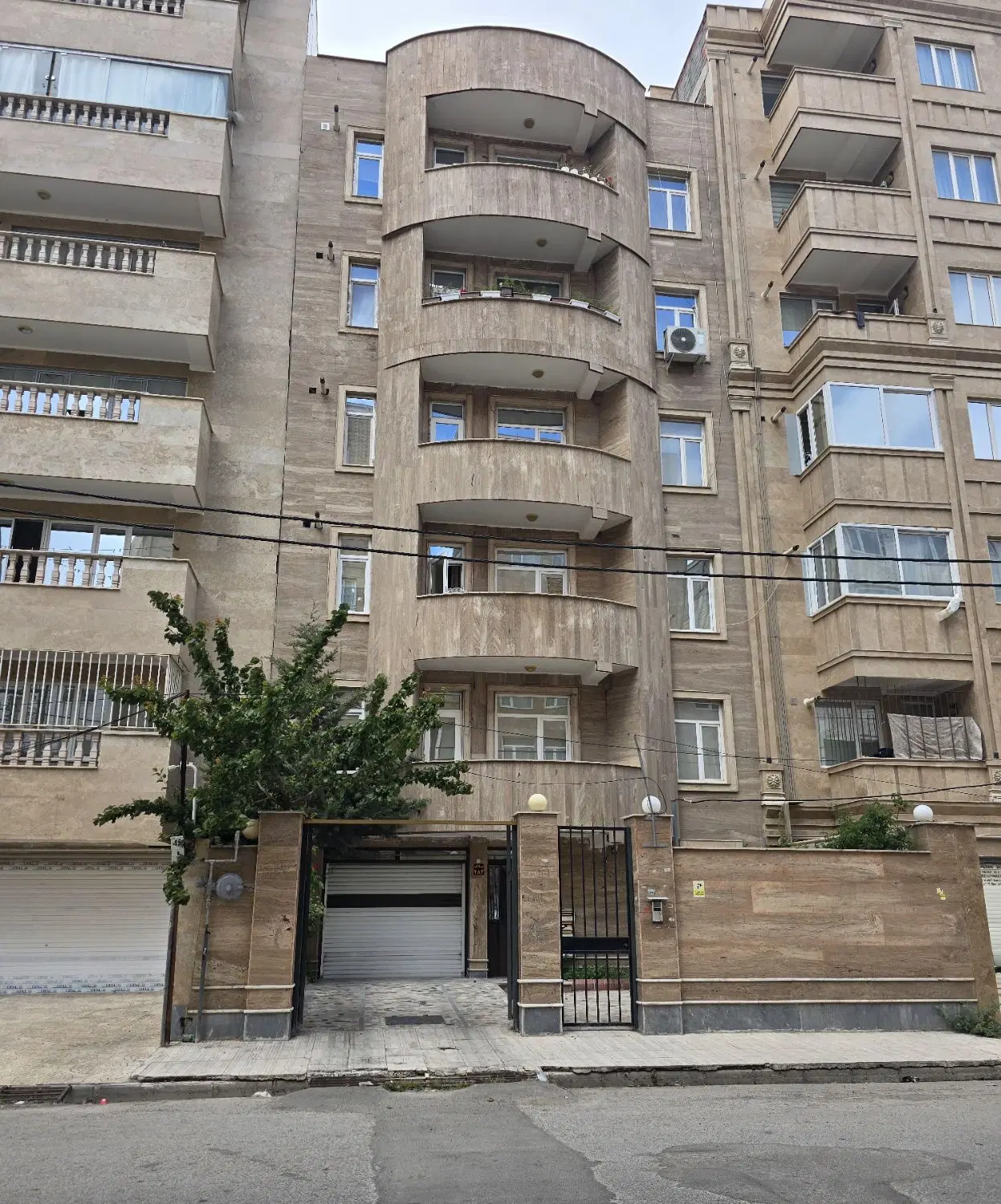 آپارتمان در خیابان اتوبوسرانی