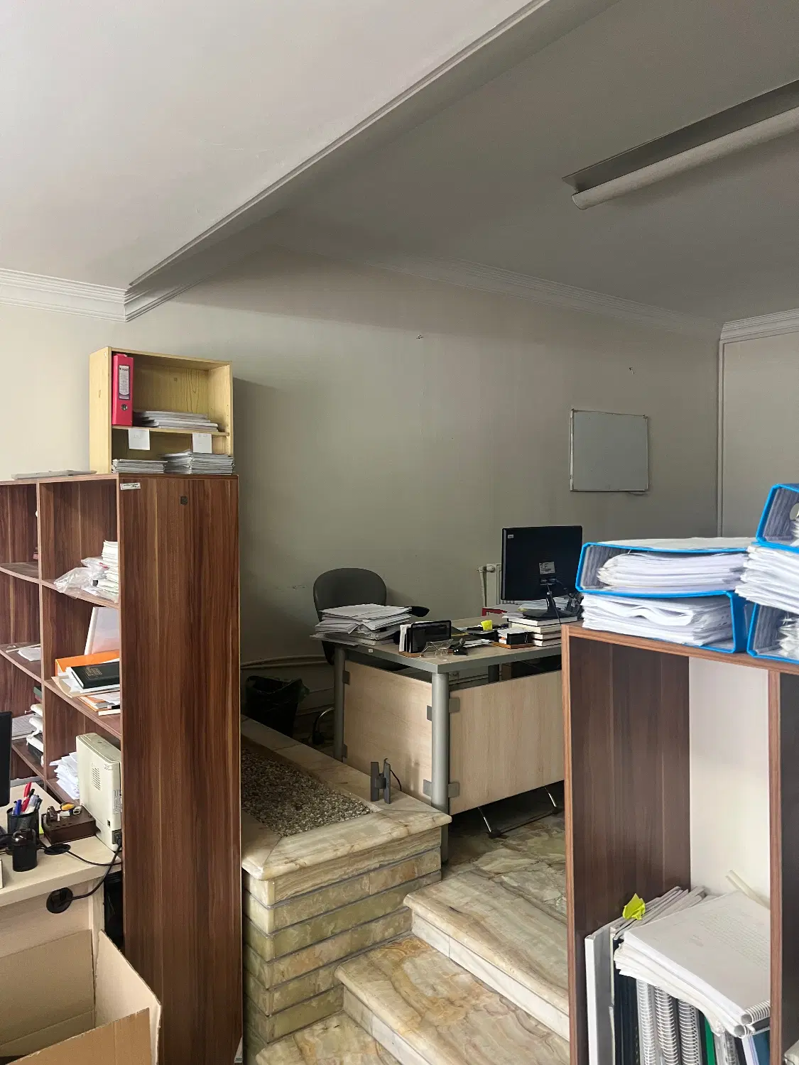اجاره 250 متر ادارای با ۱۰ عدد پارکینگ ، ۱ از ۲