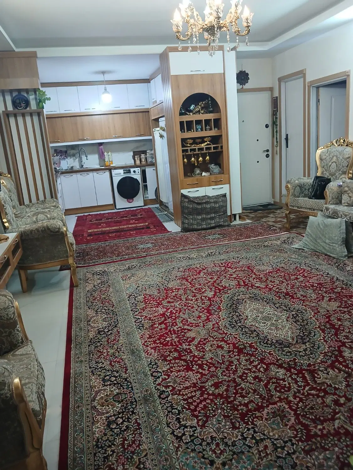 تو۳۳شکری۸ طبقه شش ۸۵مترمجهزقیمت ۴۲۵۰۰۰۰۰۰۰تومان