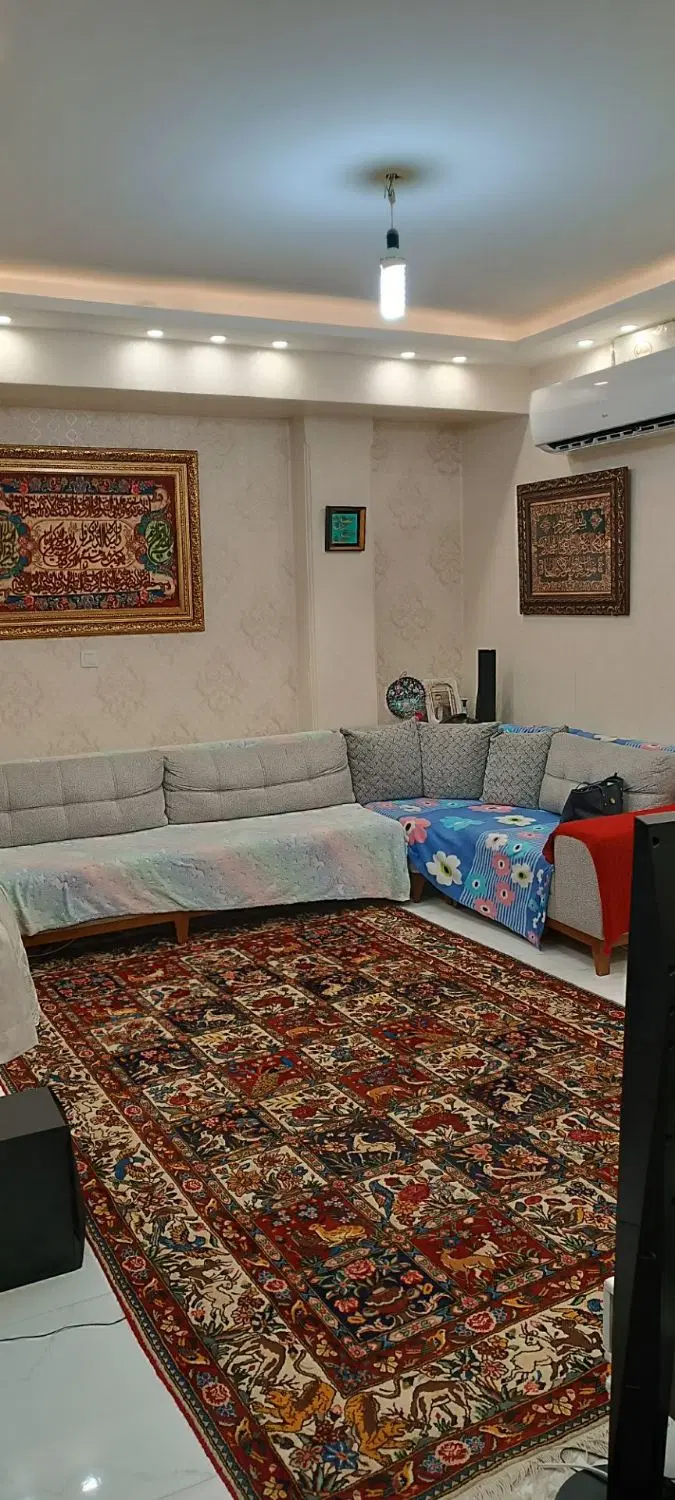 70 متر*با پارکینگ آسانسور* 20 متر پاسیو * مسکن هشت