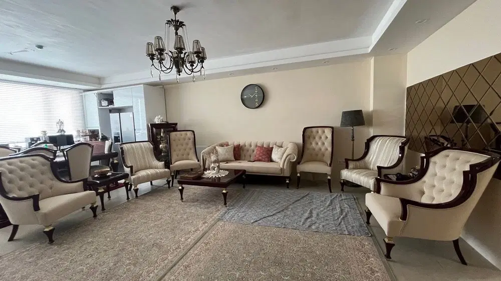 آپارتمان ۹۳ متری عارف