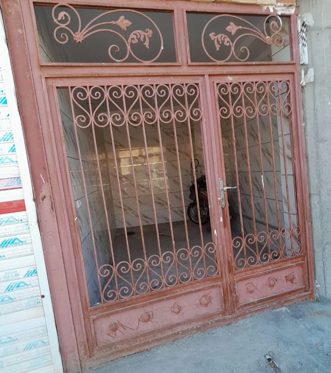 مغازه  لوکس برای انباری به اجاره واگذار می شود
