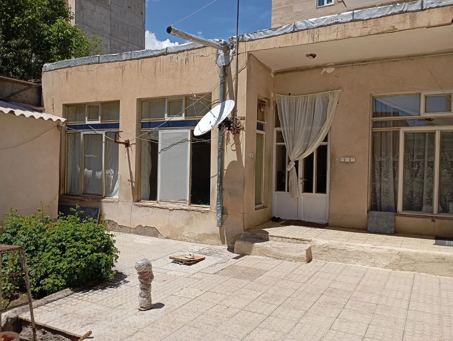 خانه ویلایی درخ مفتح