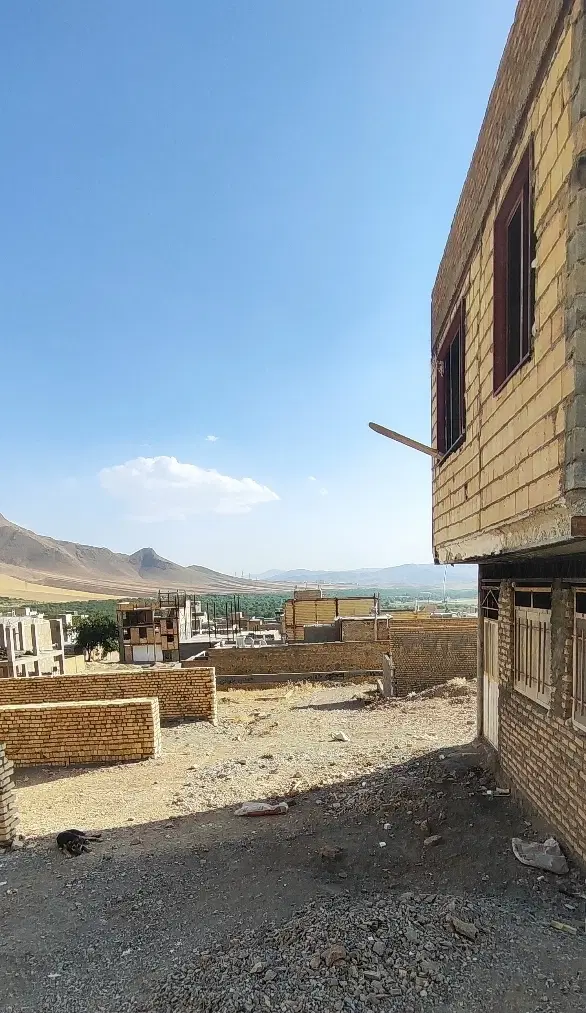 خانه نیمه کاره