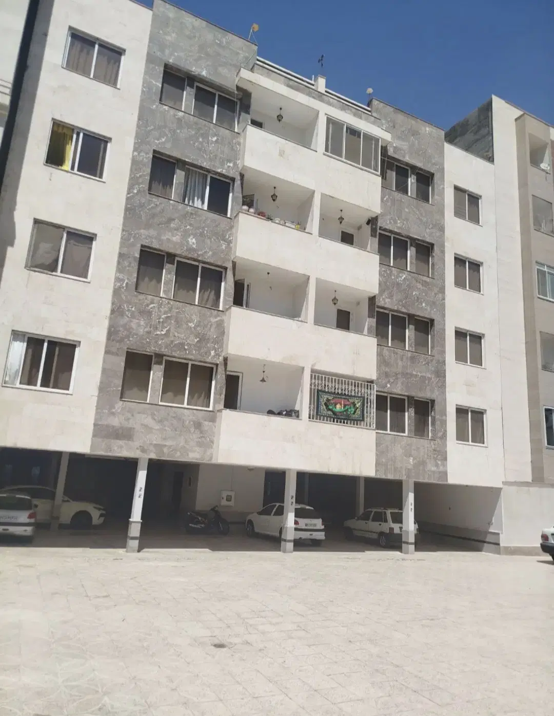 ۱۰۰متری دو خواب ۲۰۰رهن ۲۵ اجاره