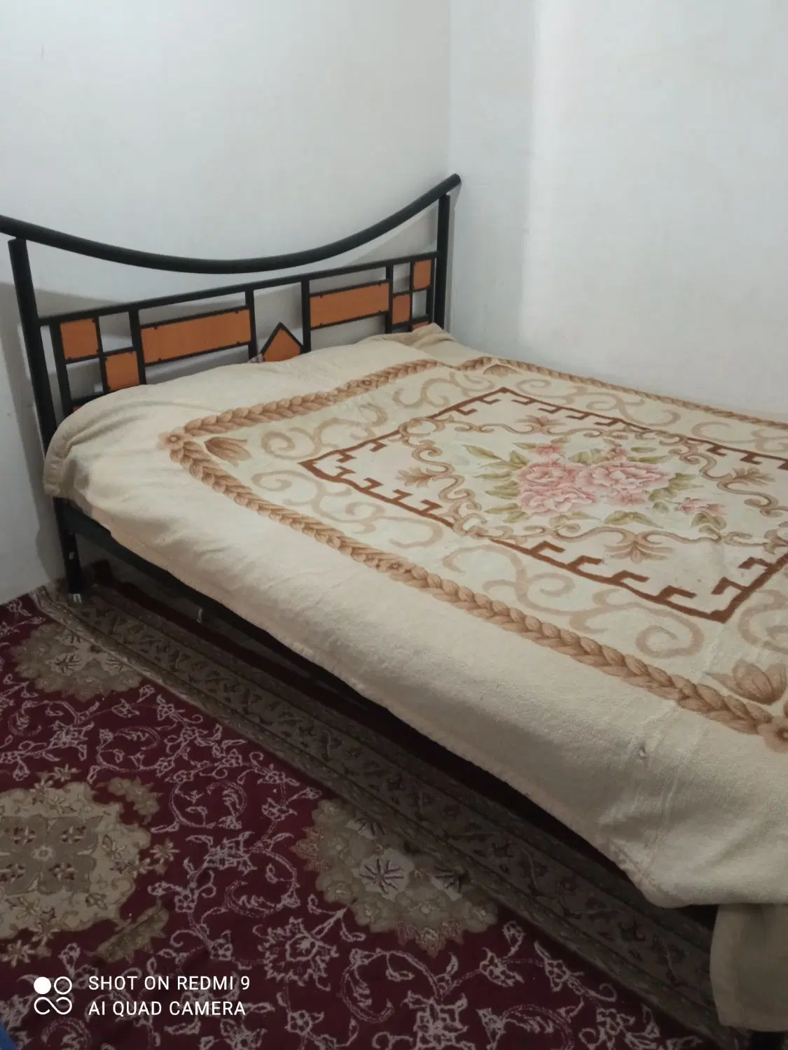 سوئت نزدیک دریاچه اراسته