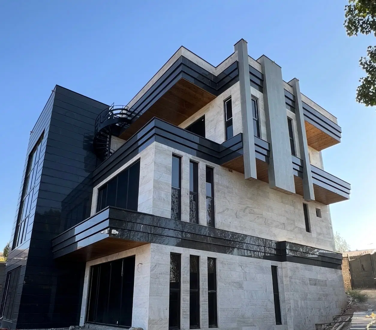گروه پیمانکاری اریکه ایرانیان