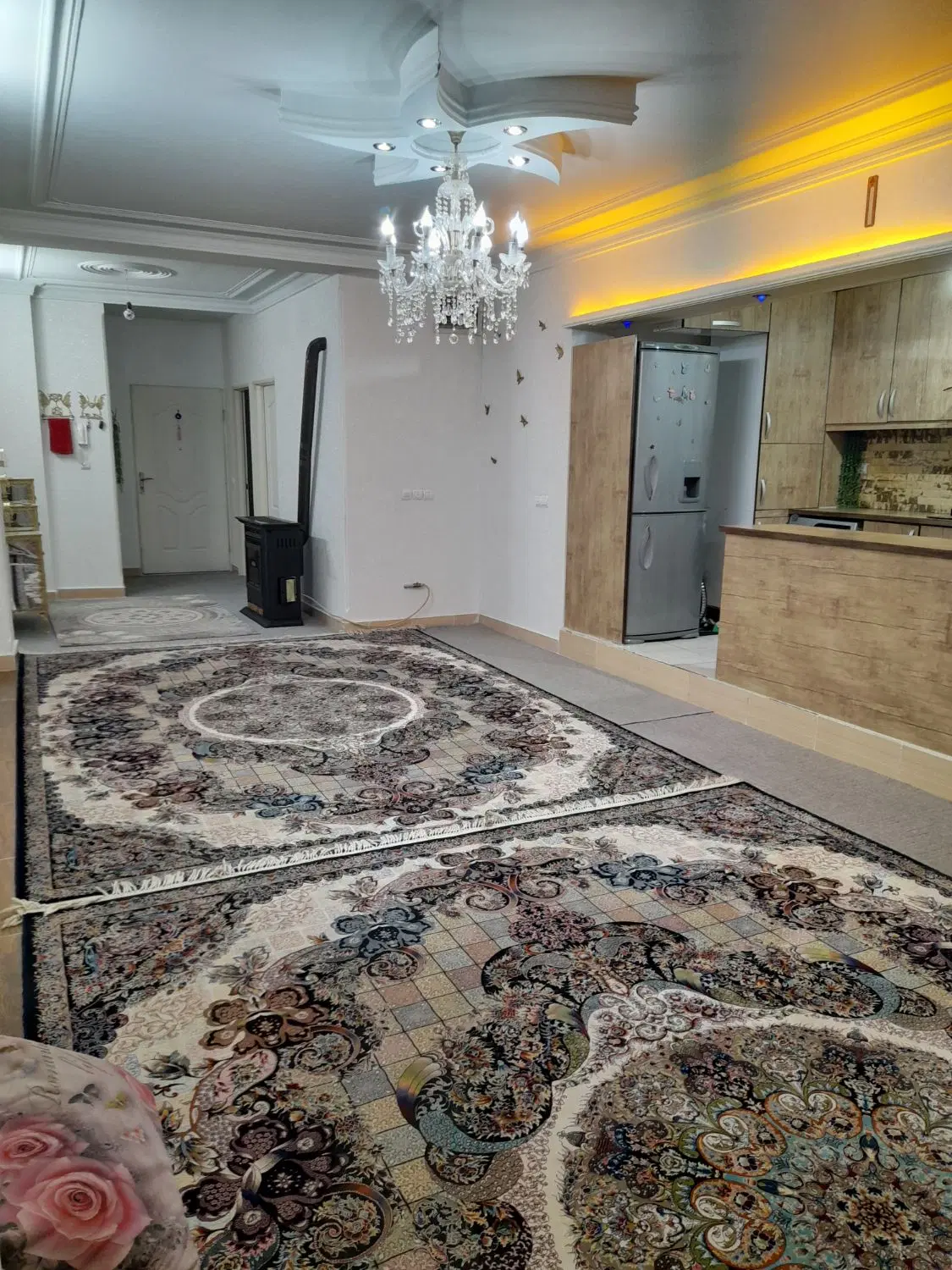 واحد ۸۵ متری پارکینگ دار کوچه گل لاله