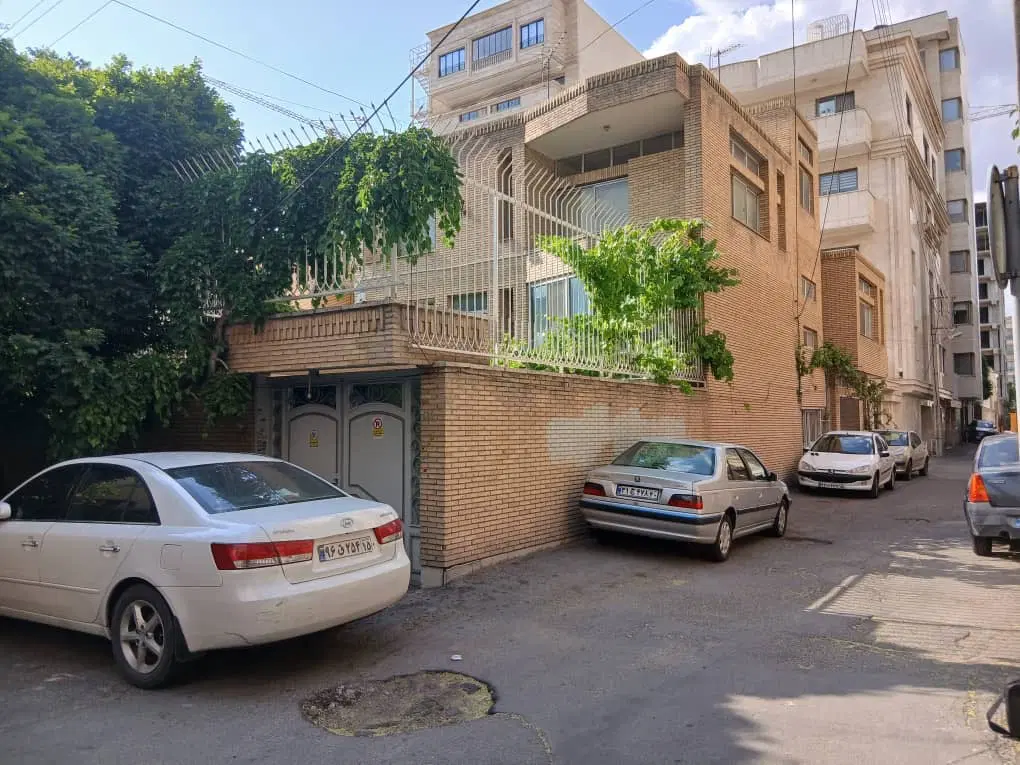 ملک دو نبش کلنگی ویلایی سعدی جنوبی