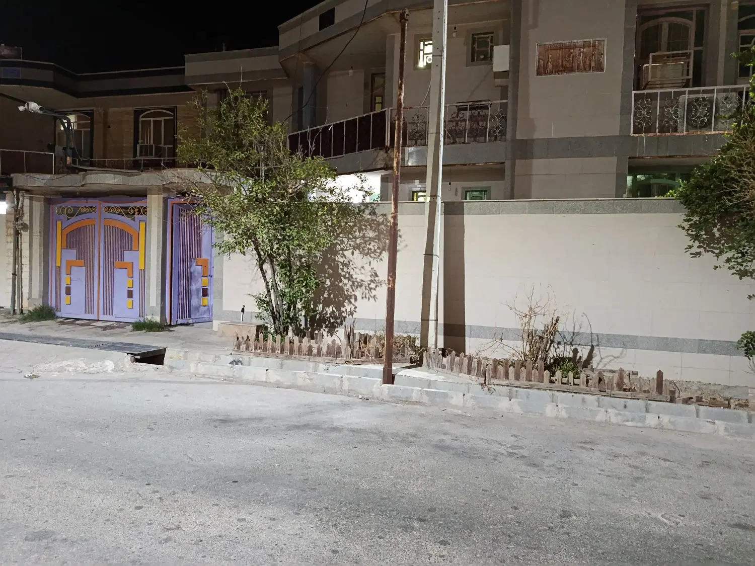 ویلای حیاط دار