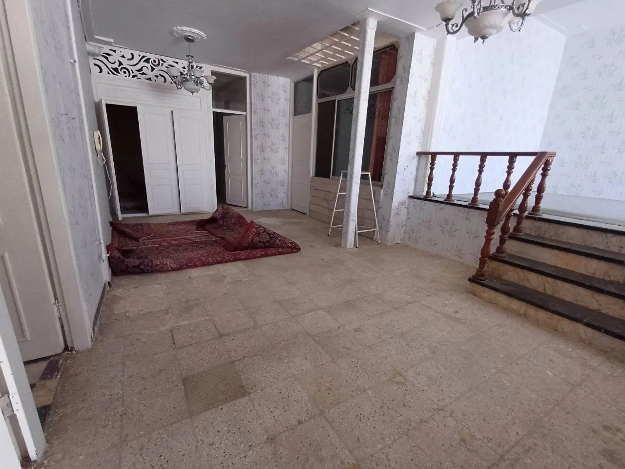 رهن و اجاره ۳ کوچه بالاتر از میدان تاجگذاری