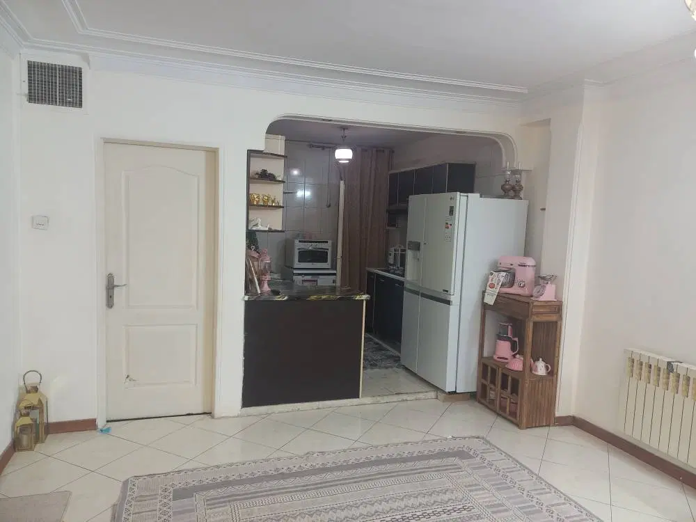 ۷۰ متر یه خواب _پارکینگ _آسانسور_بلوار پروین