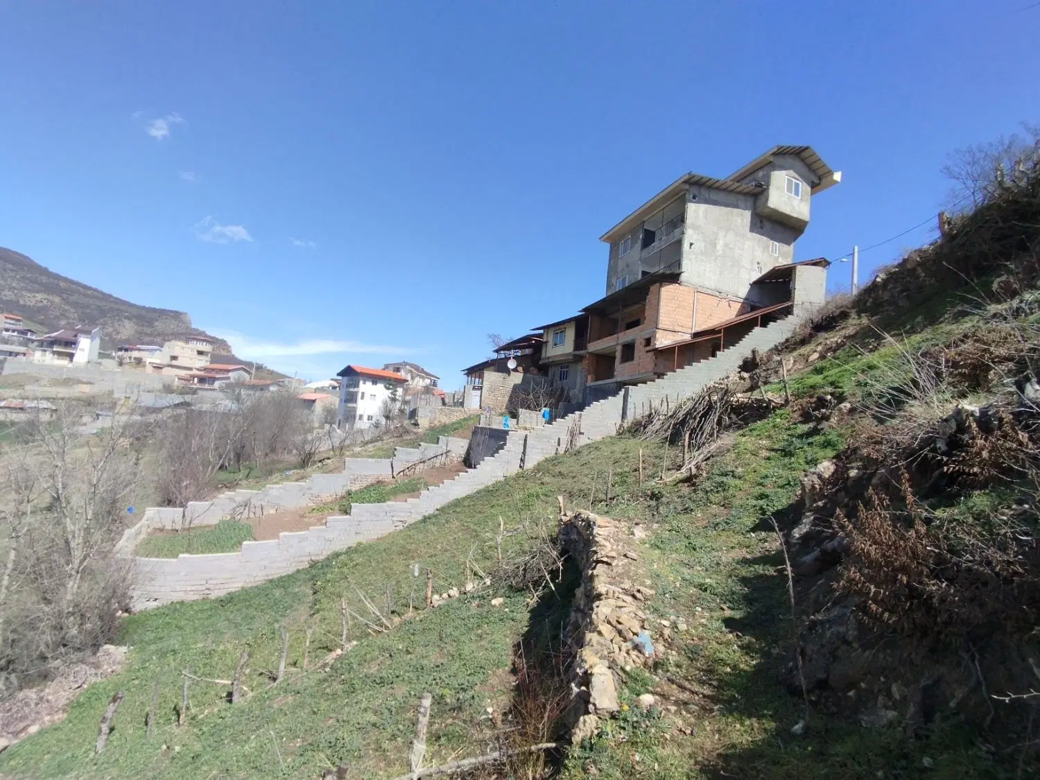 ۳۰۰ متر زمین بافت روستای لیند