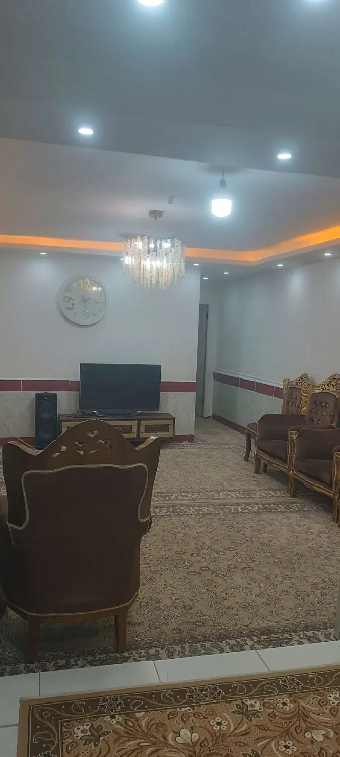 خانه ویلایی دوطبقه.طبقه پایین فروشی