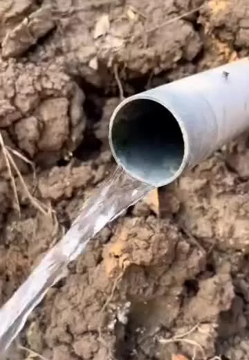 زمین کشاورز  یک هکتاری با چشمه اختصاصی
