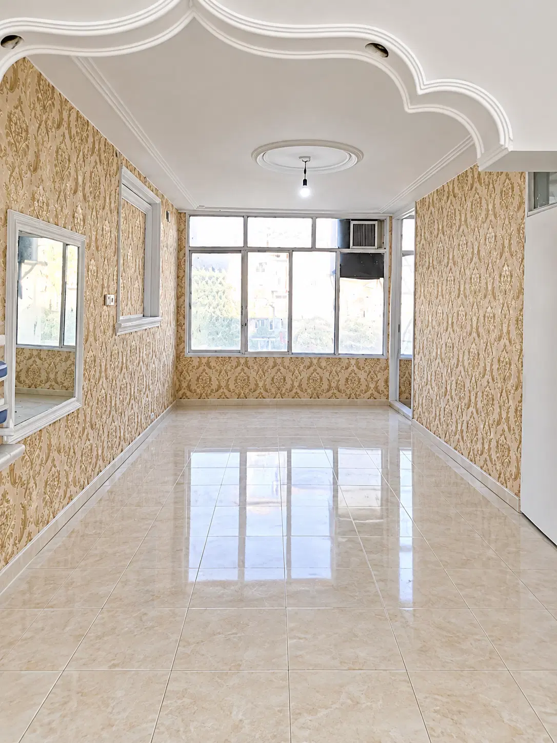 ( واحد ۶۰ متری حیاط دار باغ نرده )