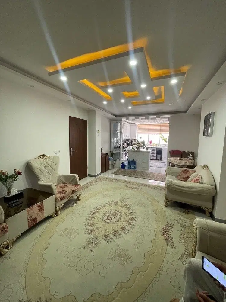 ۷۲ متری شیک و خوش نقشه