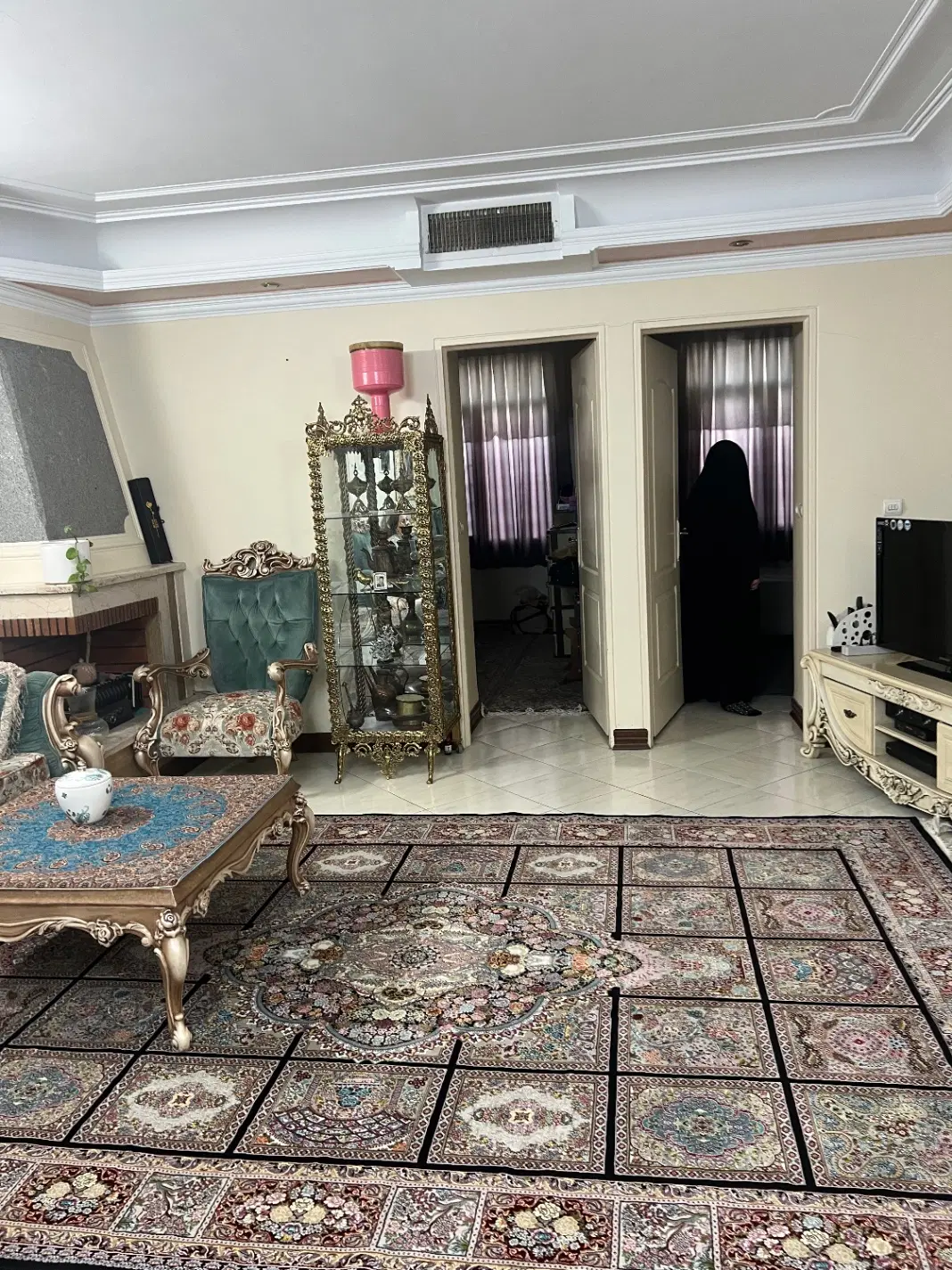 اپارتمان دو خوابه طبقه پنج تک واحدی