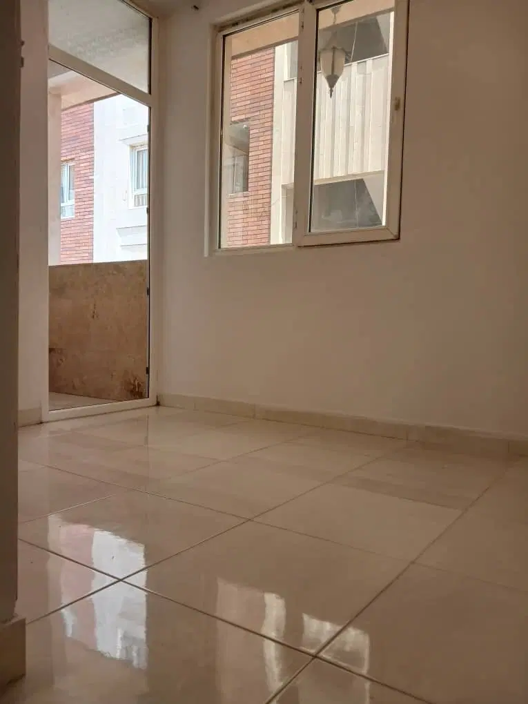 ۴۳ متر آپارتمان ۵ ساله ( گلبرگ غربی )